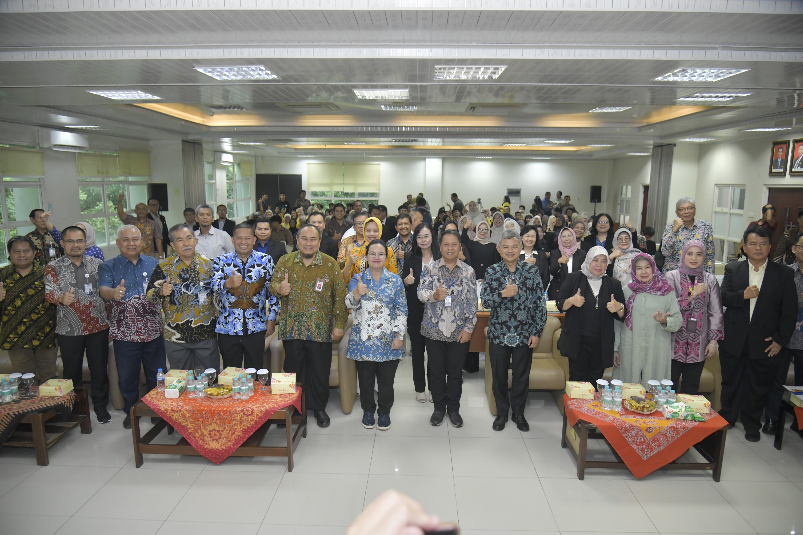 Foto Berita Hadiri Pelantikan Pengurus ISEI Semarang Wali Kota Agustina Dorong Sinergi Lewat Program Waras Ekonomi 