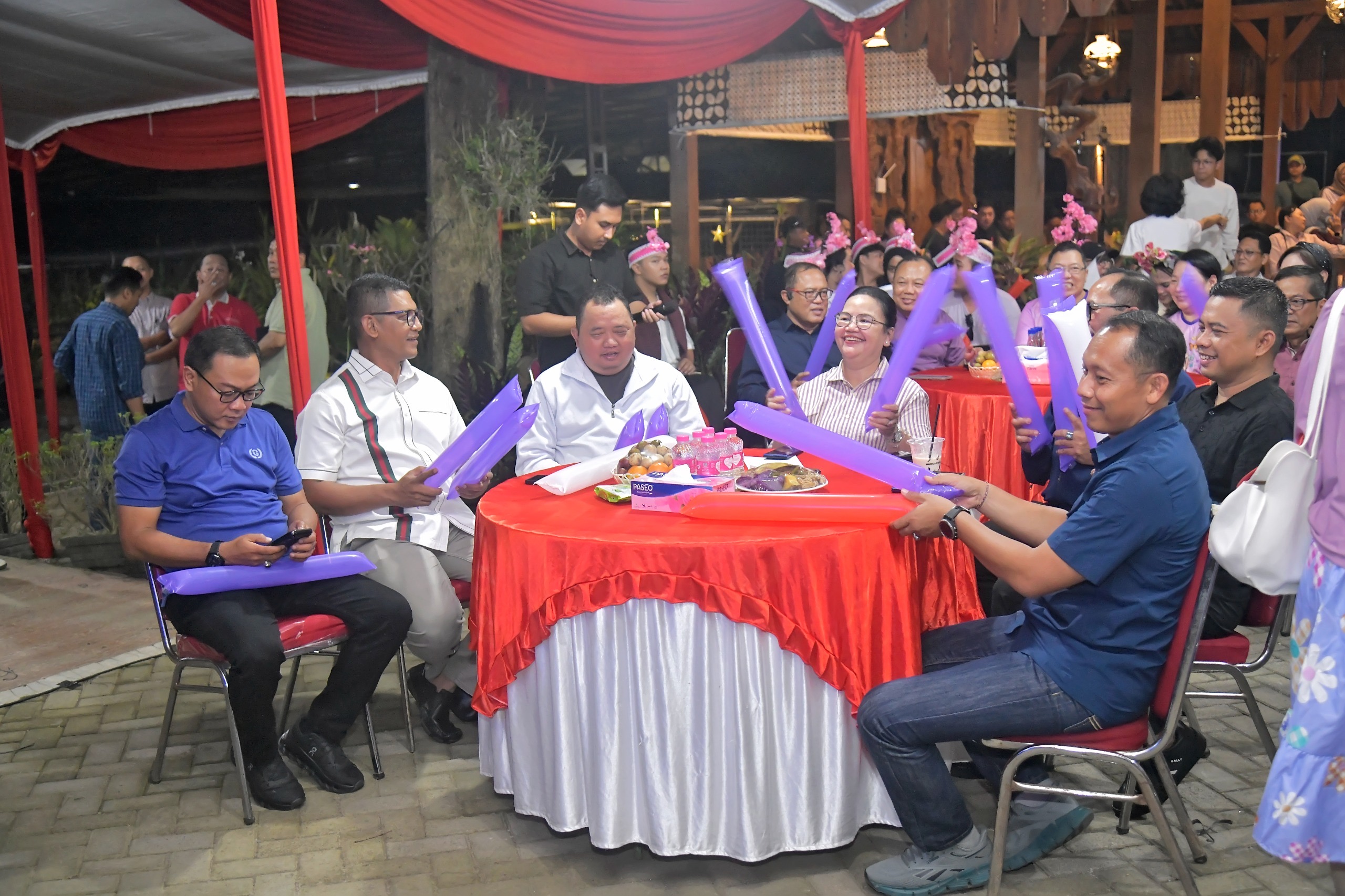 Foto Berita Wali kota Agustina Dukung Lewat Nobar, Celyna Grace Sukses Jadi Jawara Indonesian Idol Season XIV