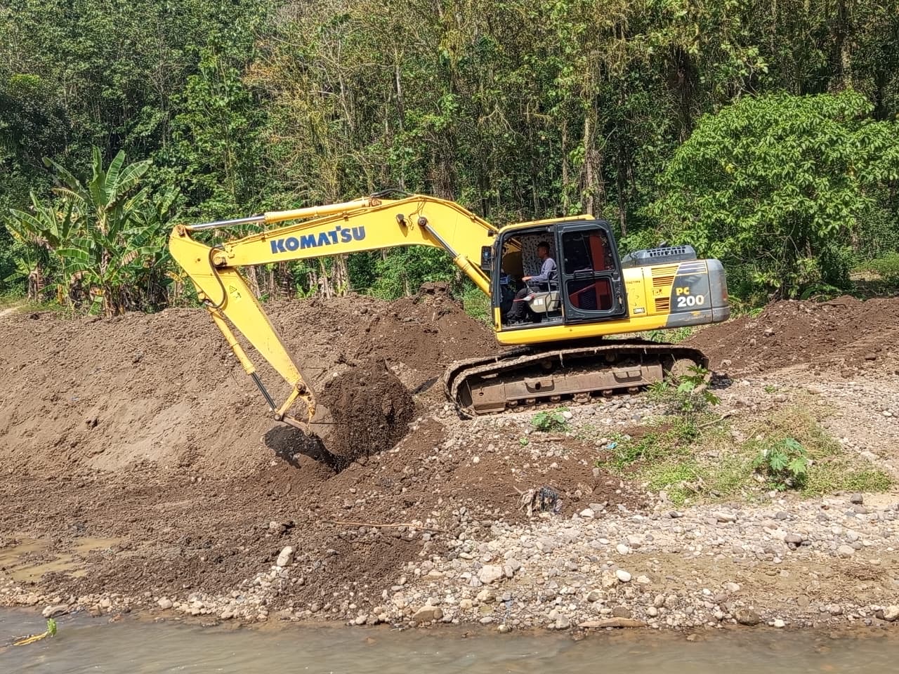 Foto Berita Wali kota Agustina Percepat Penataan Drainase Simpang Lima Warga Lebih Nyaman Beraktivitas Saat Musim Hujan